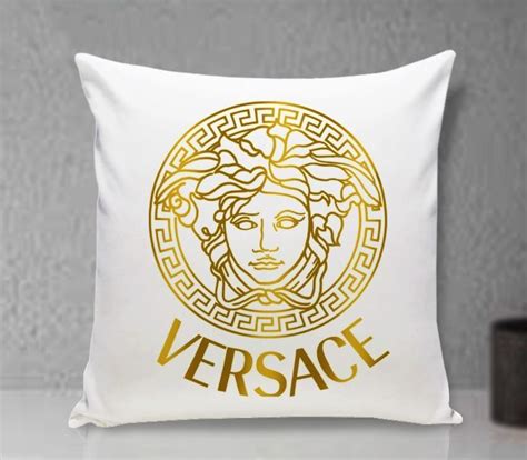 versace decken|Versace sofa cushions.